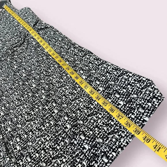 Ann Taylor Sleeveless Ruched Shift Casual Dress Stretch Size 10 Black and White - Picture 15 of 16